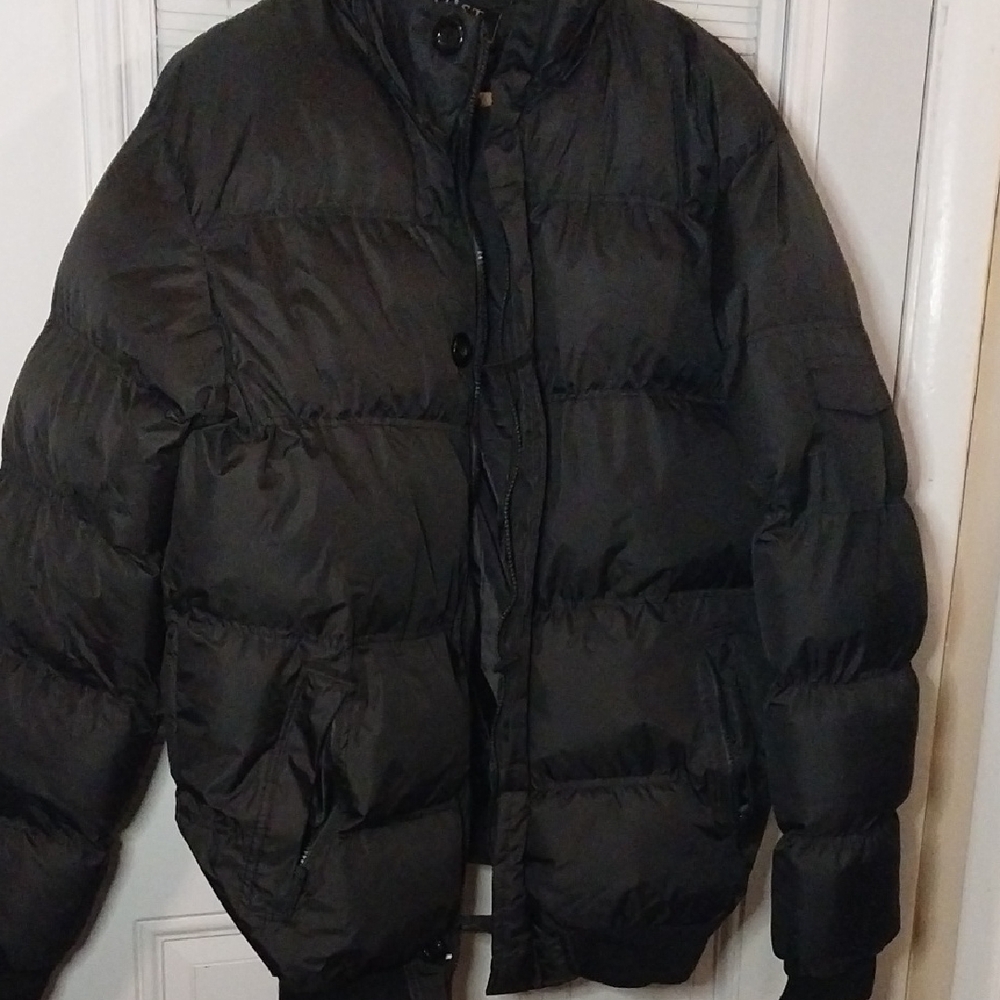 Men's Classic Black Puffer Jacket With Hood